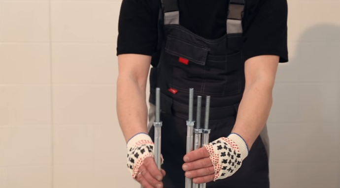 Стойки с накрученными гайками М10 и шайбами