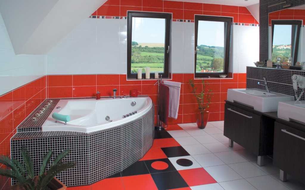 Установка экрана под ванну