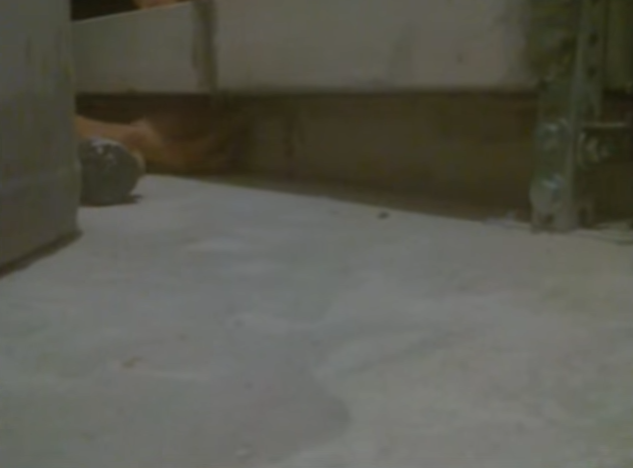 Второй ряд ступенью нависает над первым