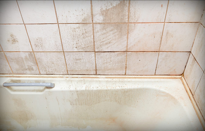 убрать соль с плитки. средство для очистки тротуарной плитки от грязи. высолы на тротуарной плитке.